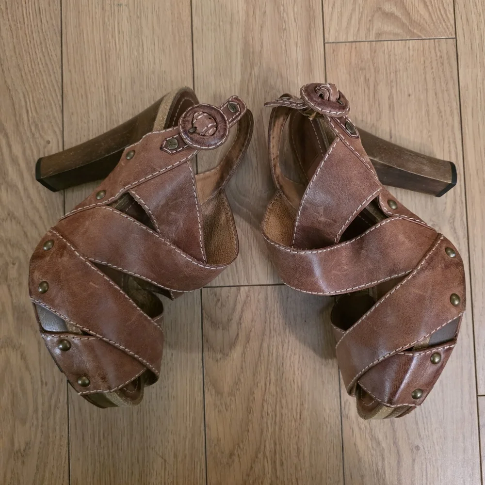 Frye Darcy Heeled Sandals- 7.5 - Picture 4 of 10
